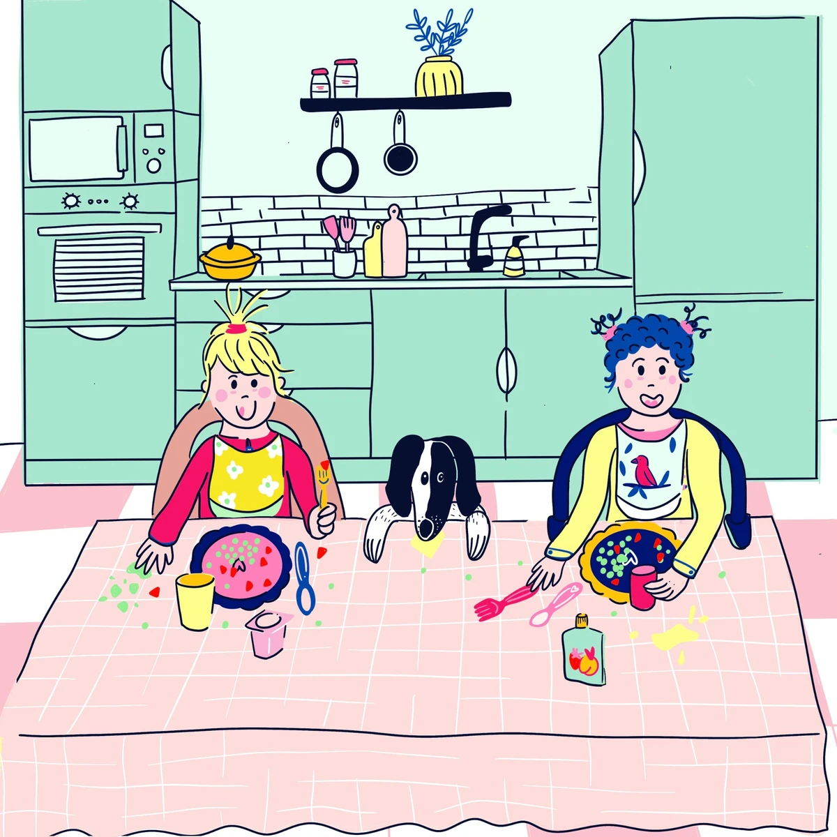Les enfants partagent le repas dans la cuisine